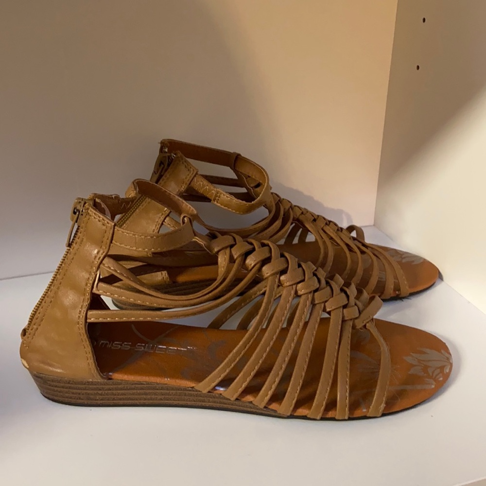 NWT  Miss Sweet Sandal